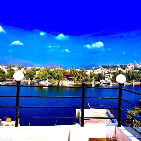 The New Lake Front Bed & Breakfast Udaipur Luaran gambar