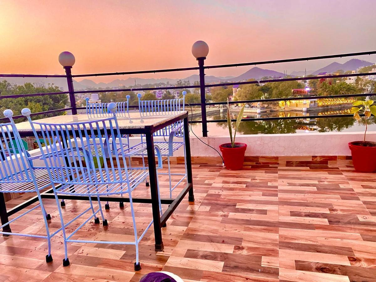 The New Lake Front Bed & Breakfast Udaipur Luaran gambar